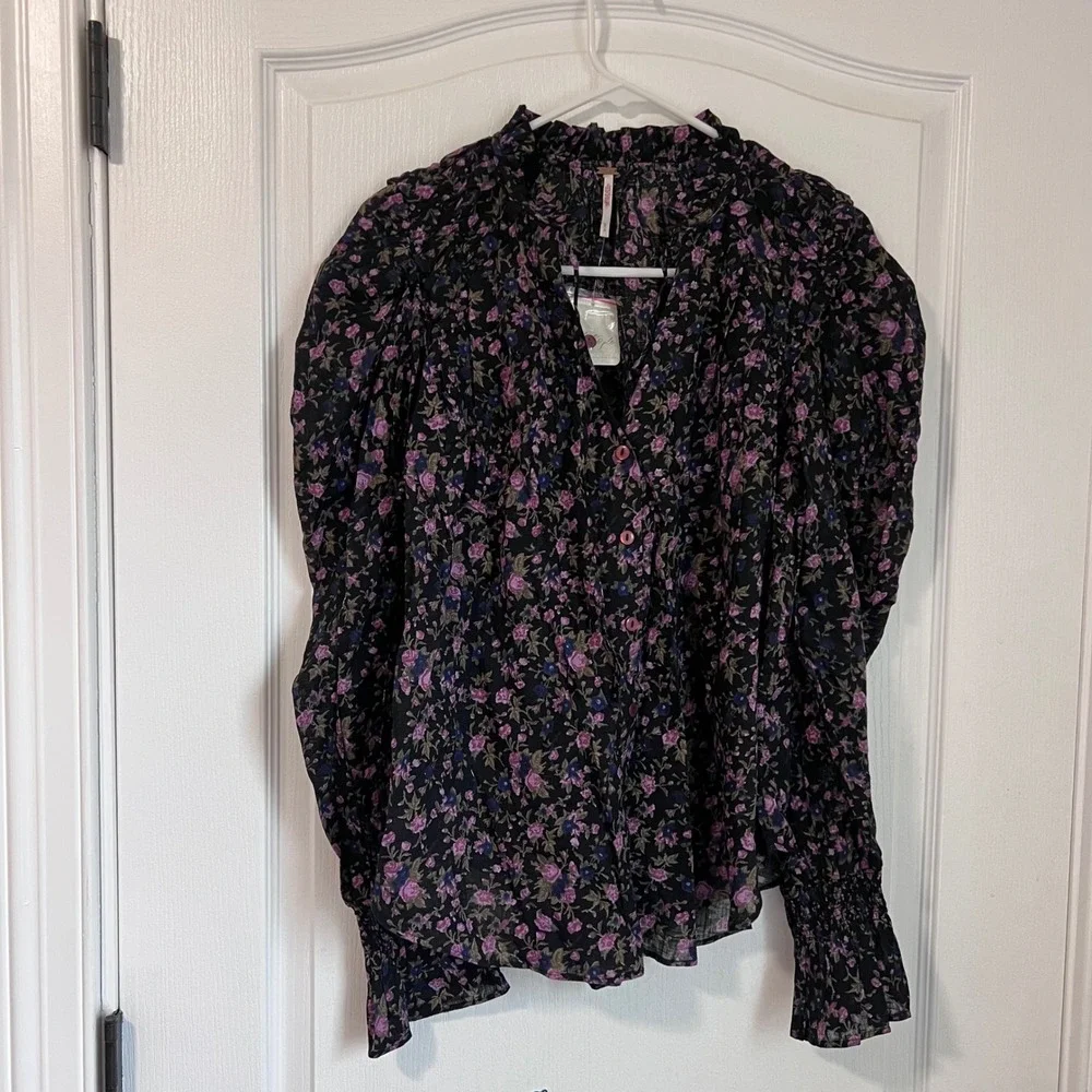 Free People Black Combo Floral Ruffle Neck Puff Sleeve Blouse Size Small NEW